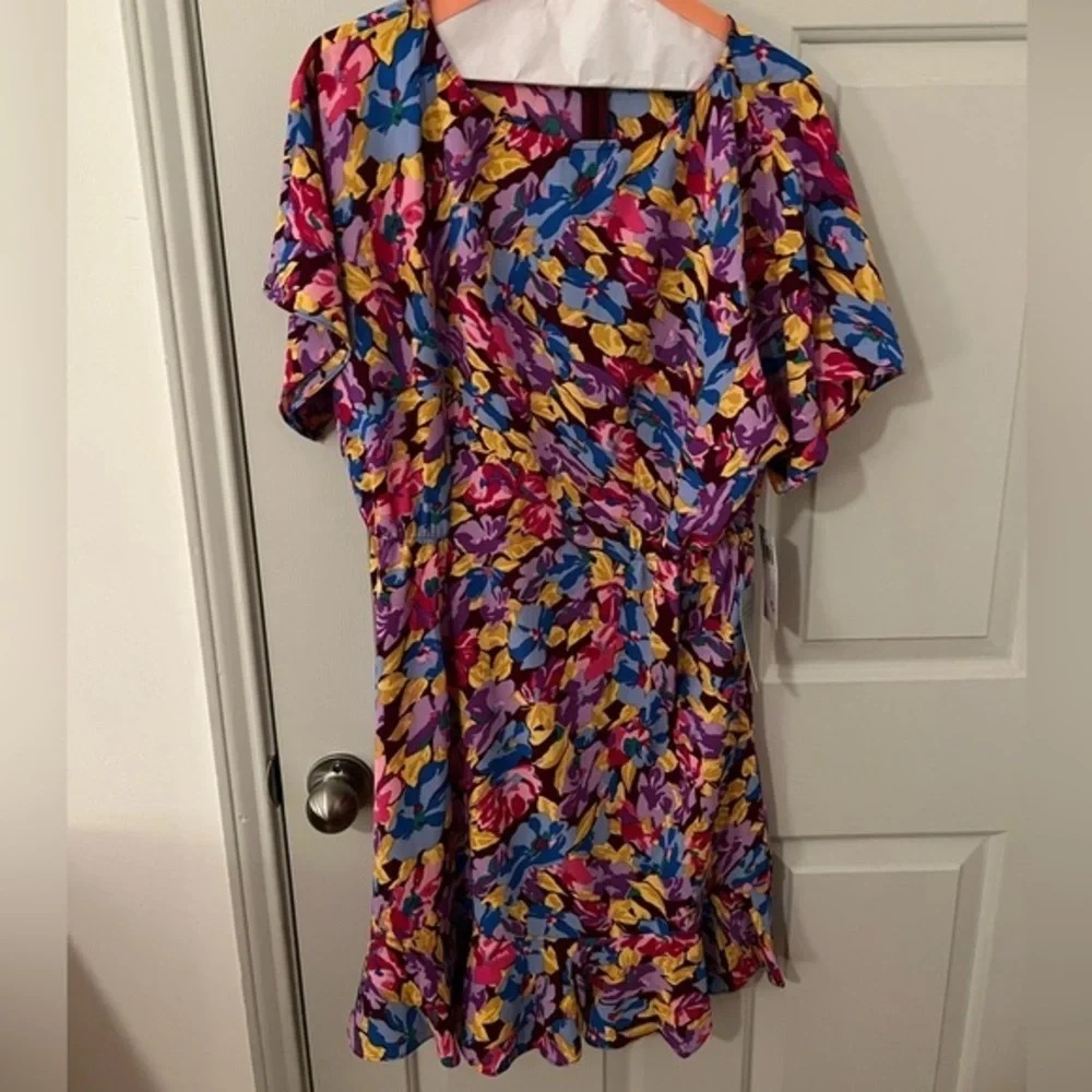 NWT Floral Donna Morgan Short Sleeve Dress Size 12 - Picture 1 of 10